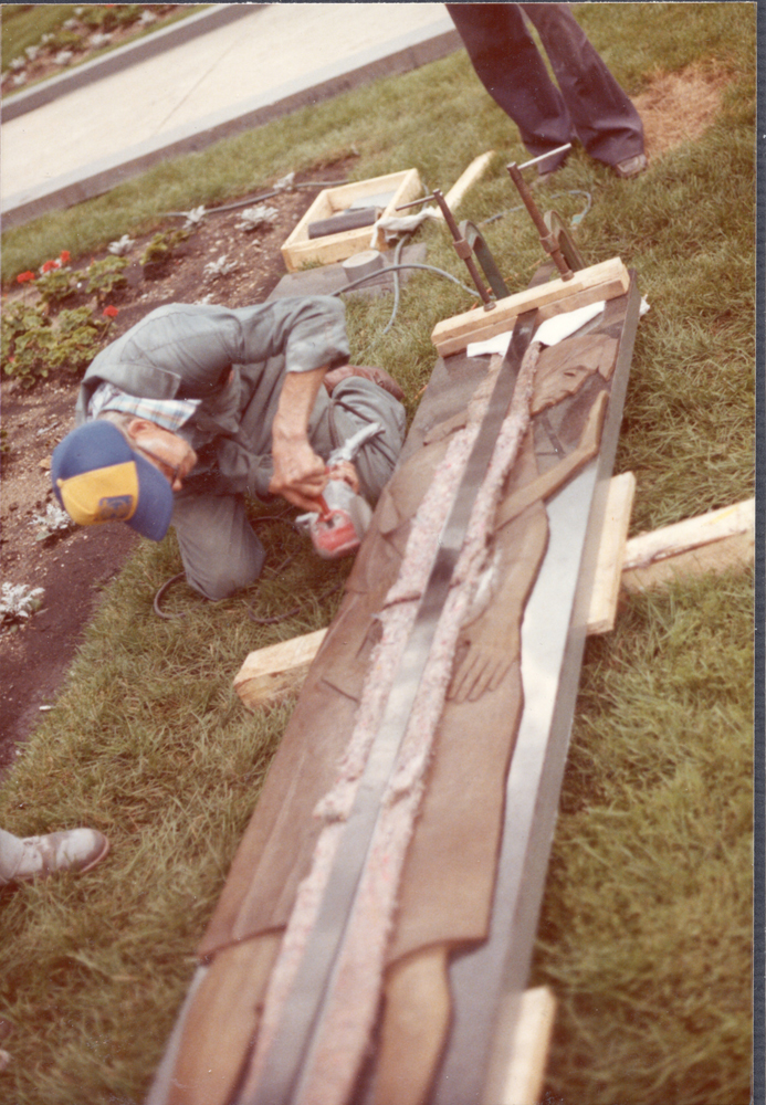 monument14-gus fine tuning granite on site.339.jpg